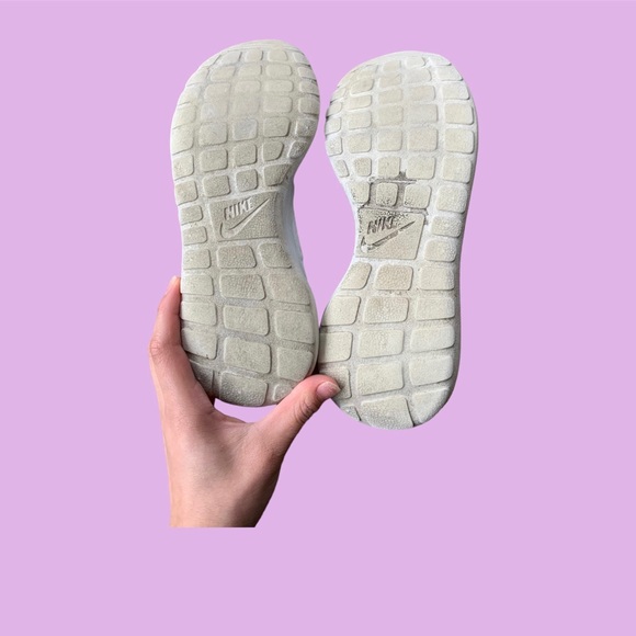 NIKE ROSHE RUN RUNNING SHOES - Picture 4 of 4